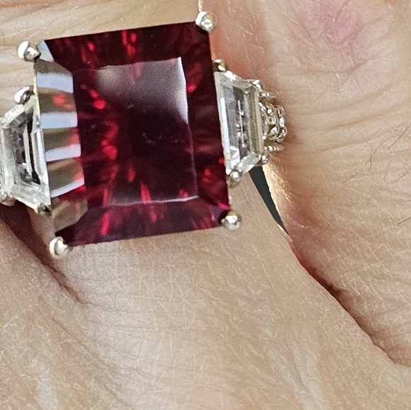 Blazing Red Quartz & White Topaz Ring in Platinum/925 Size 6 - Picture 11 of 11